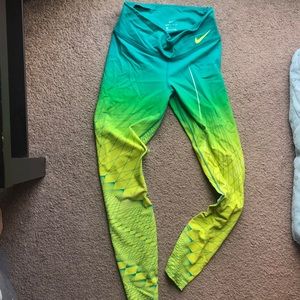 Barely worn, Nike leggings, size small